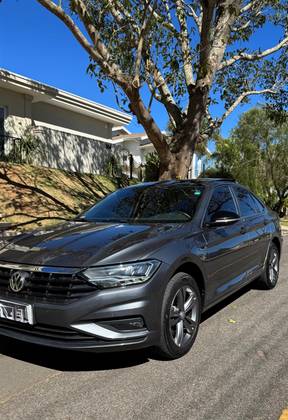 VOLKSWAGEN JETTA 1.4 250 TSI TOTAL FLEX R-LINE TIPTRONIC VOLKSWAGEN JETTA 1.4 250 TSI TOTAL FLEX R-LINE TIPTRONIC
